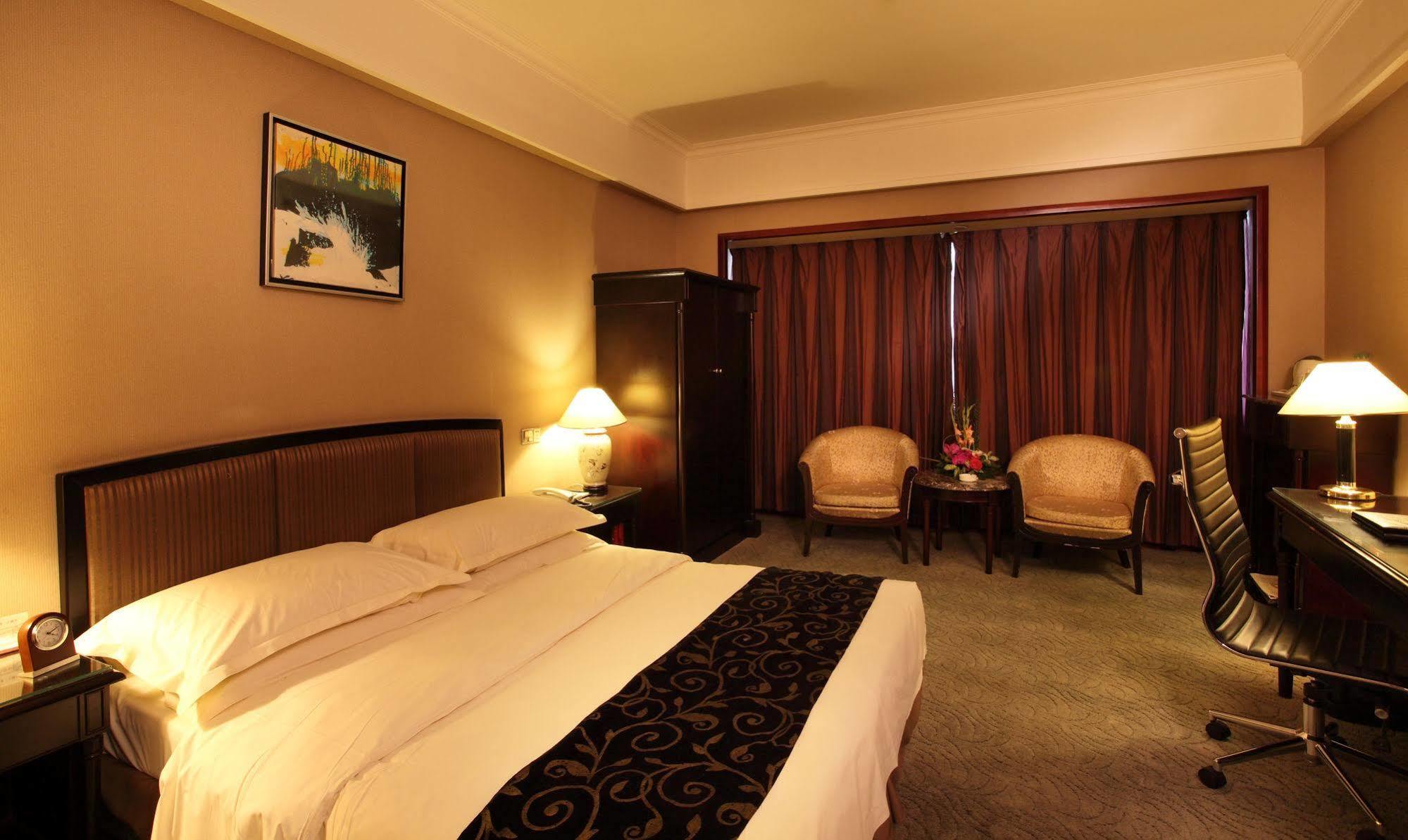 Weilai Conifer Hotel 정저우 외부 사진